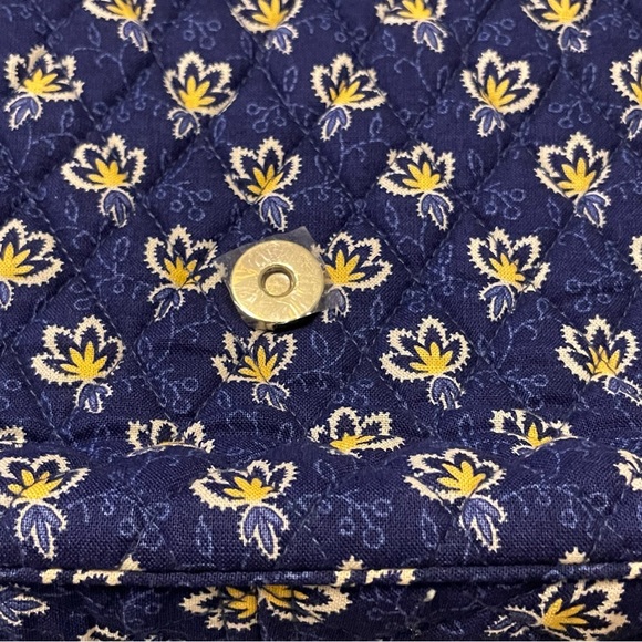 Vera Bradley Cross Body Bag Floral Navy/ Yellow New - Picture 7 of 14